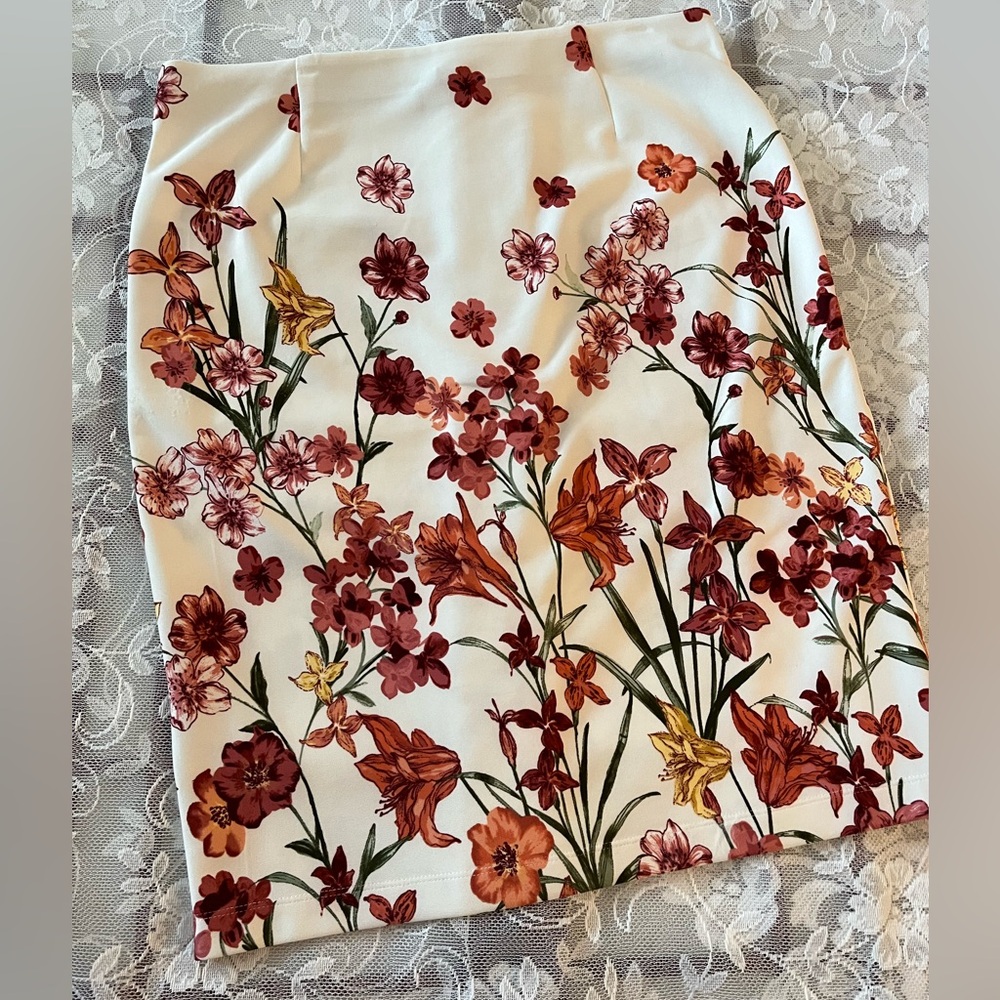 Roz & Ali Floral Print Midi Skirt - Size Large
